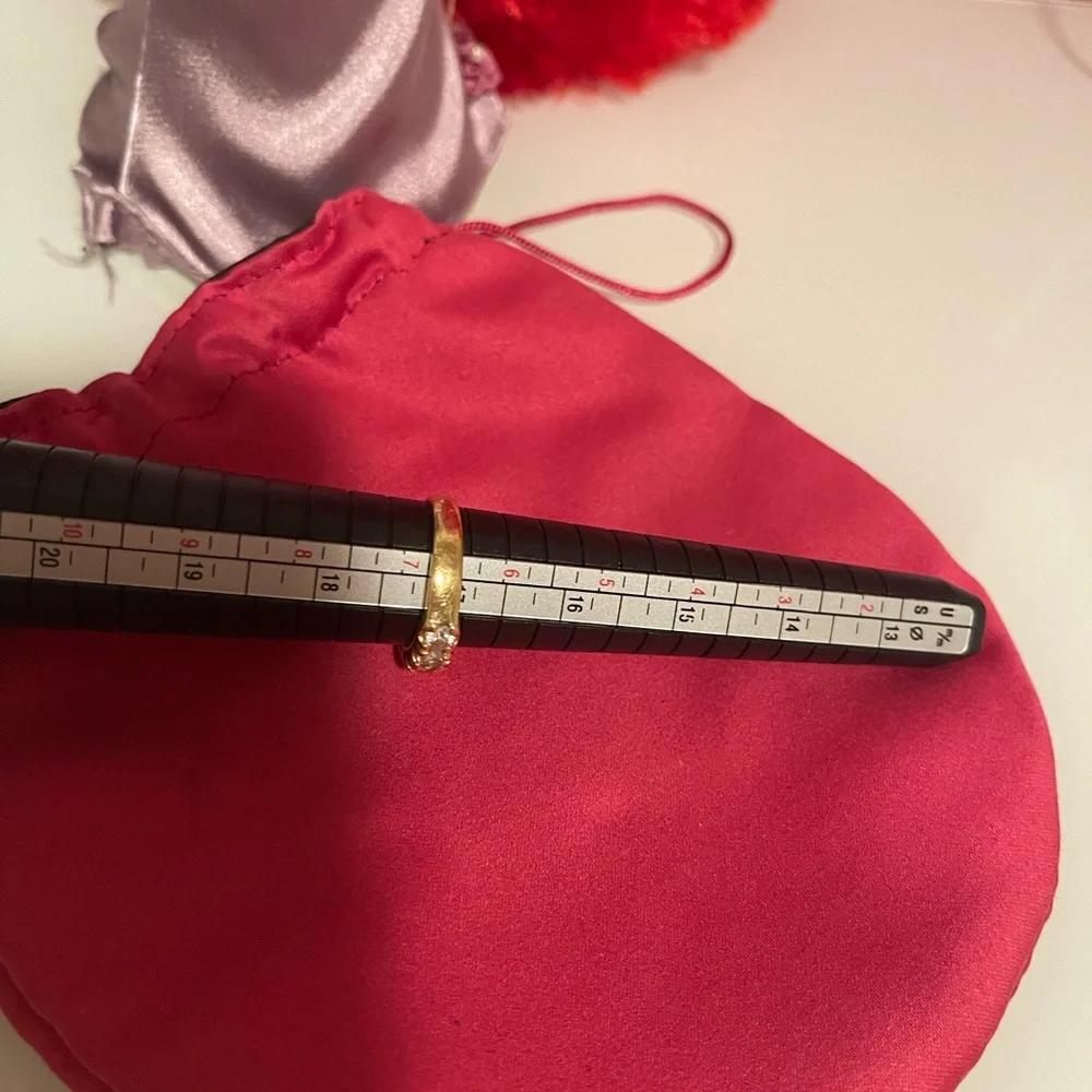 18k solid gold ring. Size 7 - Picture 5 of 8